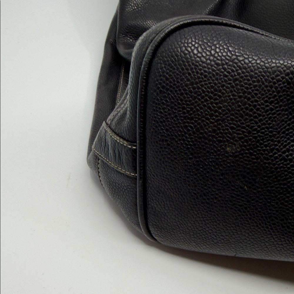 RECO’s Black Pebbled Leather Drawstring Shoulder Bag with Gold Hardware - Picture 4 of 10